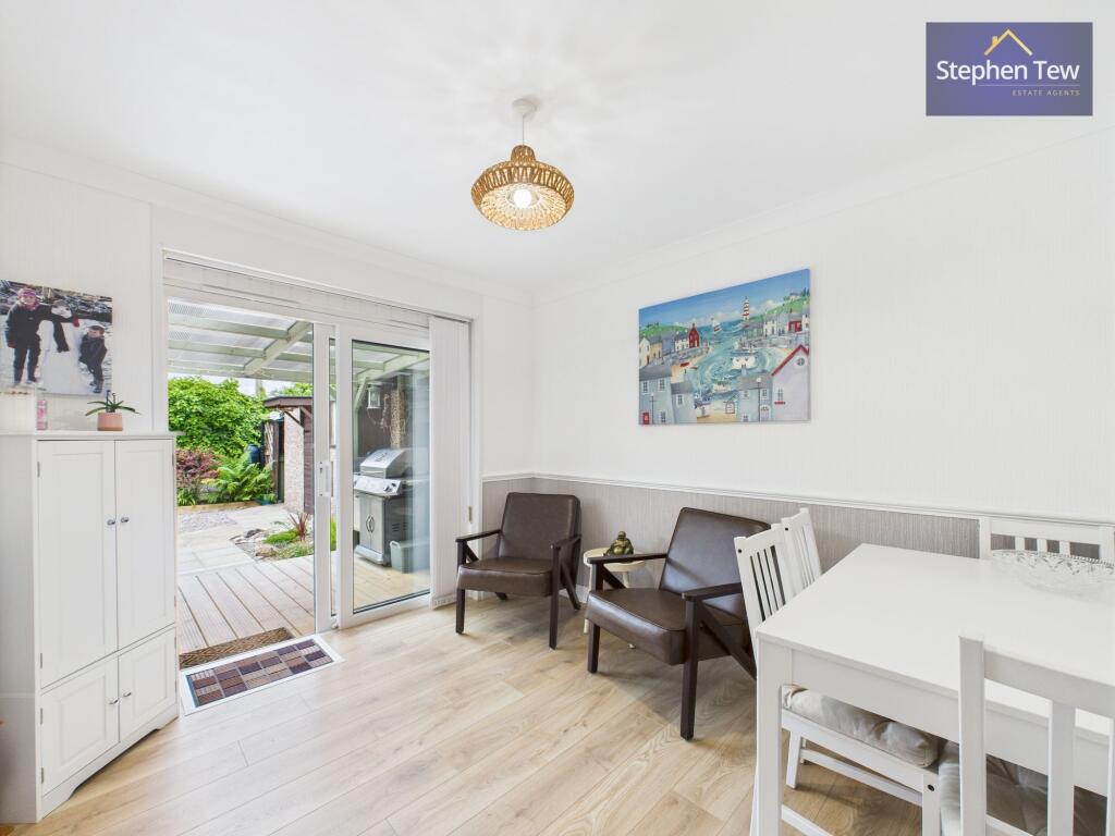 Bedroom/Dining Room
