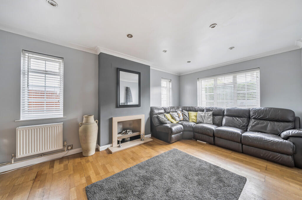 1329490-9-688ba31...