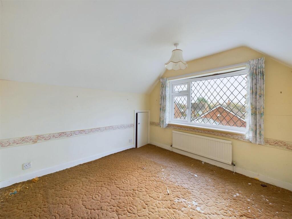 Bedroom: