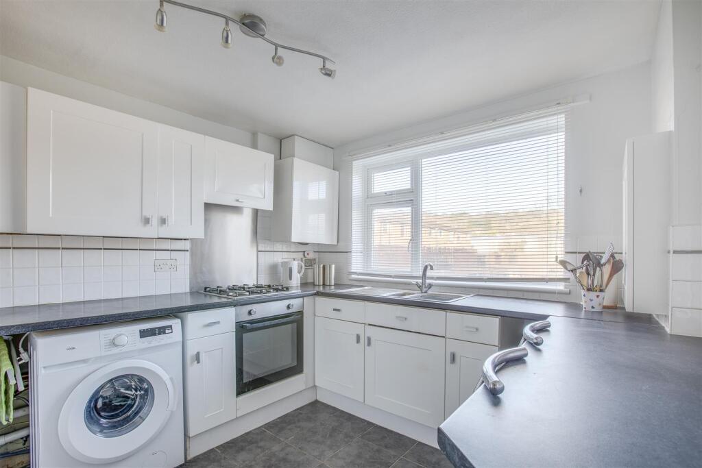 Flat 4, Seven Acre house, Queensmead Road, HP10 9X