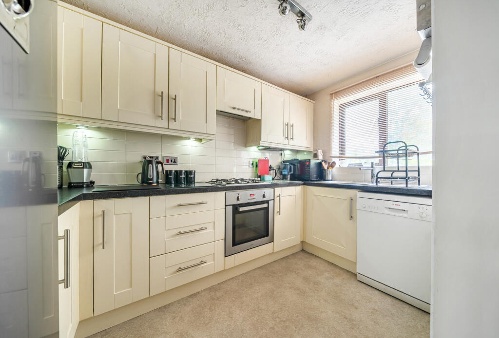 1315967-13-685d85...