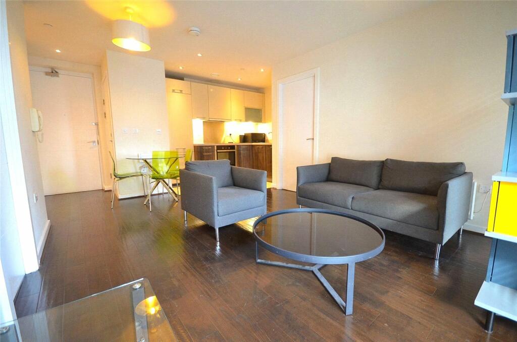 Lounge/Kitchen