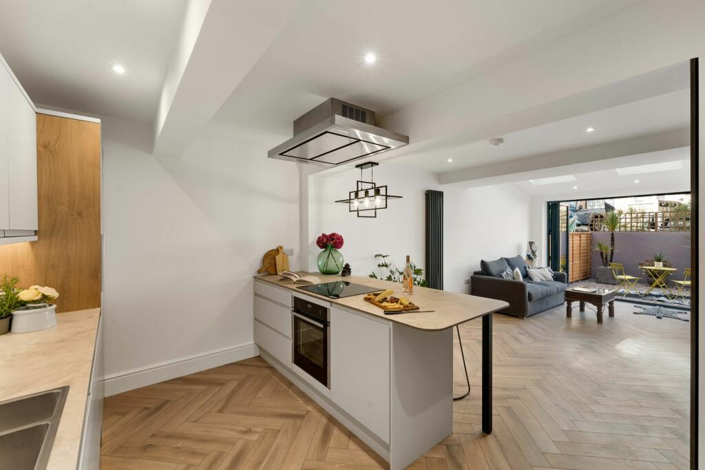 100 Victoria Road, Dartmouth_Kitchen, Dining &amp; Living Room