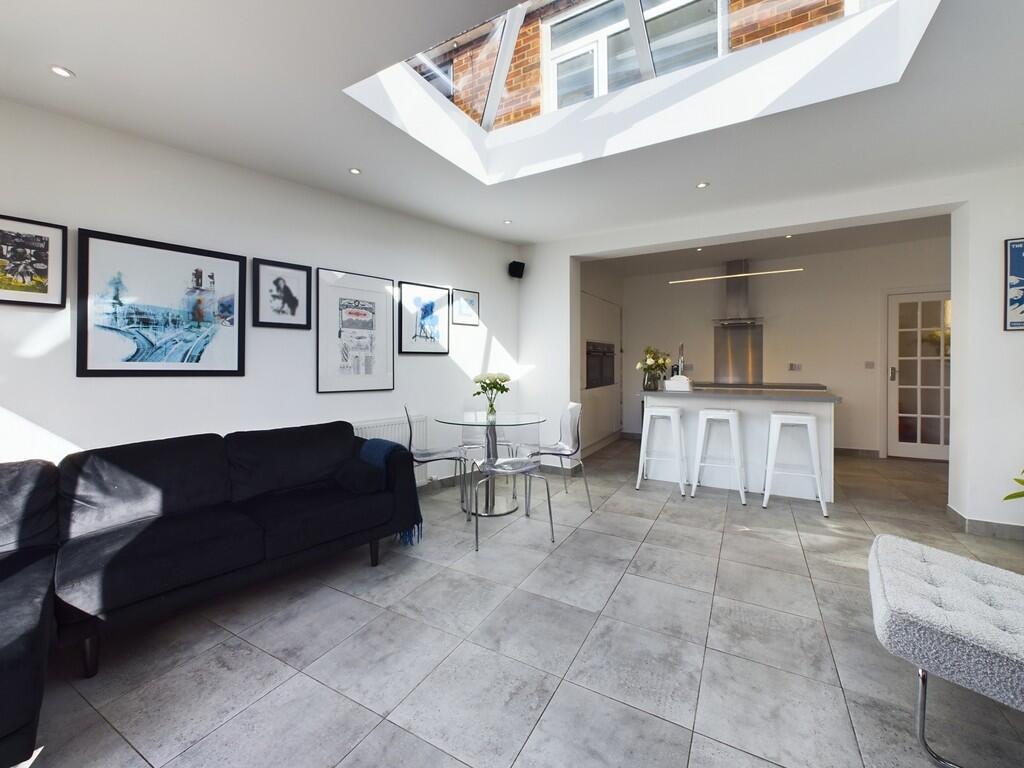 CAM02854G0-PR0318...