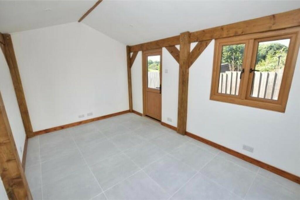 SUMMERHOUSE