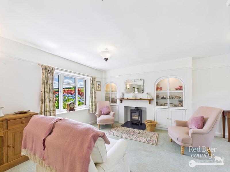 Sitting/Dining Room