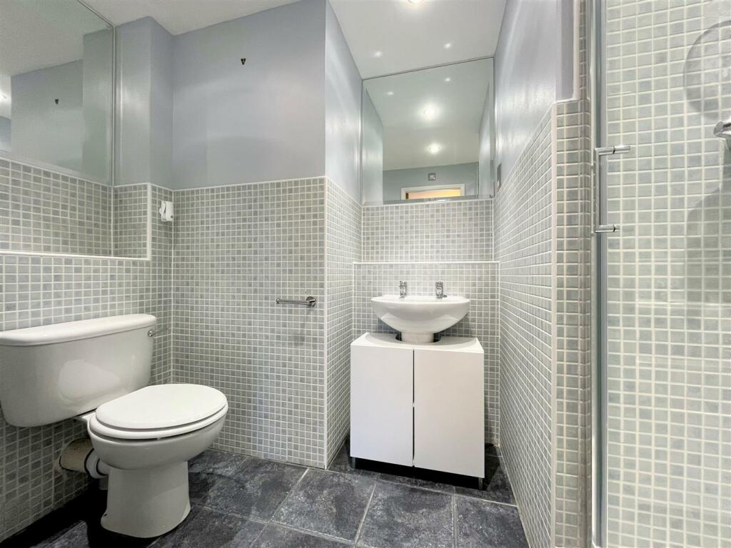 Bedroom 1 En Suite