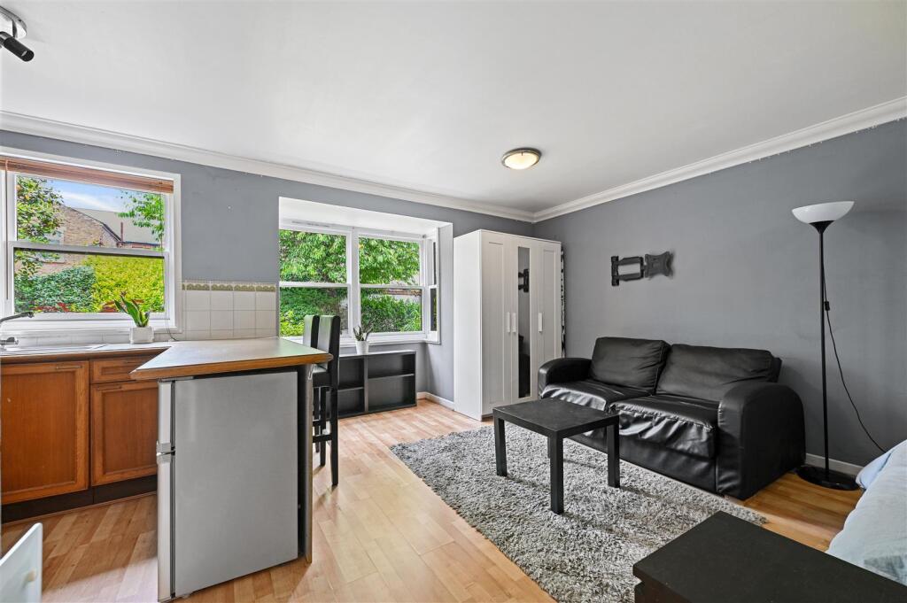 AR - Holly Road6 (1).JPG