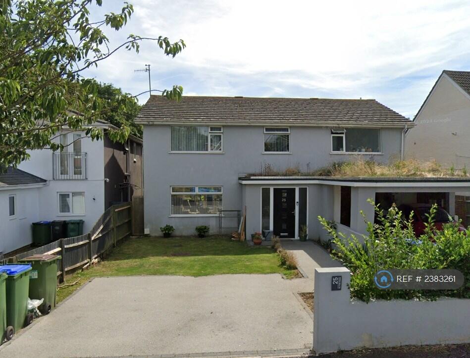 Front Of House With Parking