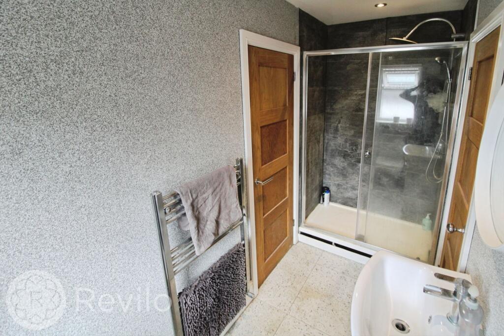 Jack&amp;Jill Bathroom