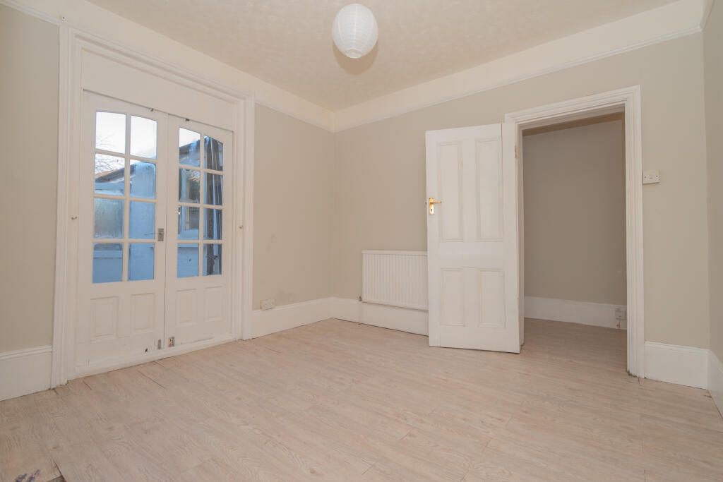 general 15 Vale Road