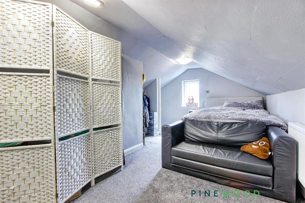 LOFT ROOM