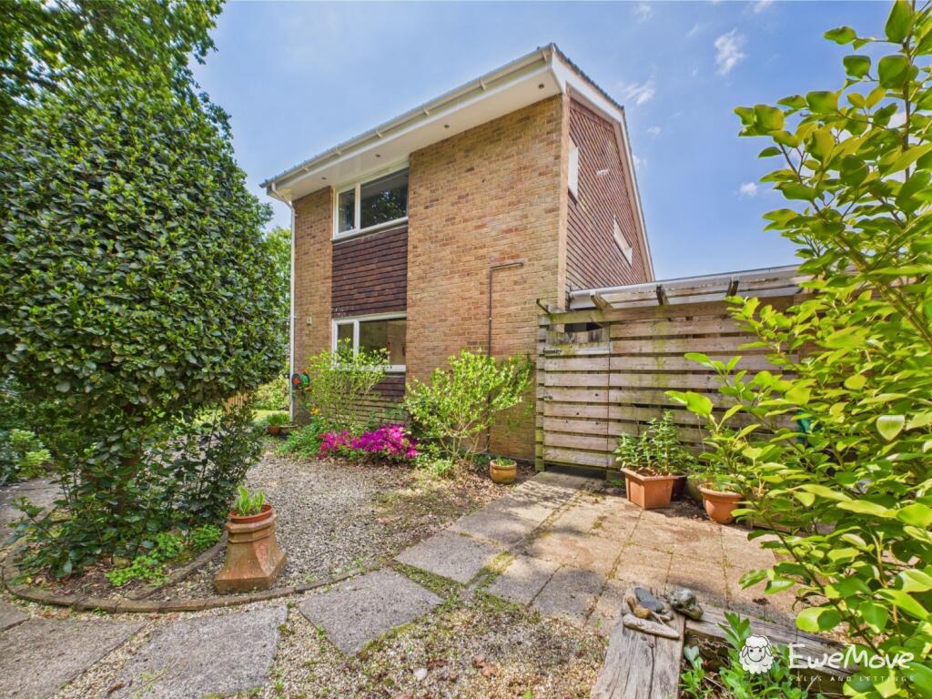 CAM02877G0-PR0070-STILL003