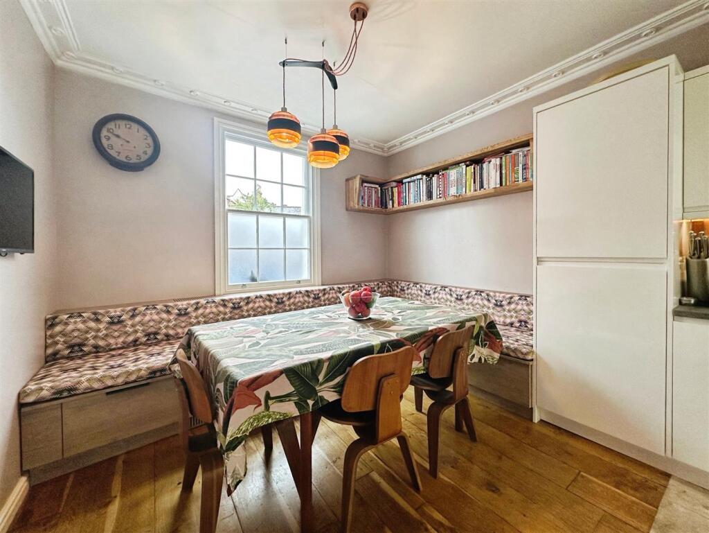 d98e525d-3-4532-BD55-24F788AF91A2-6201-000001A1200