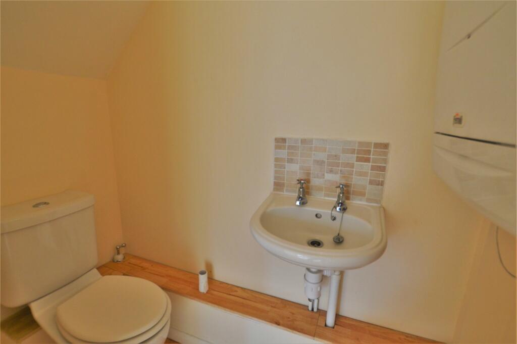 Cloakroom/Ensuite