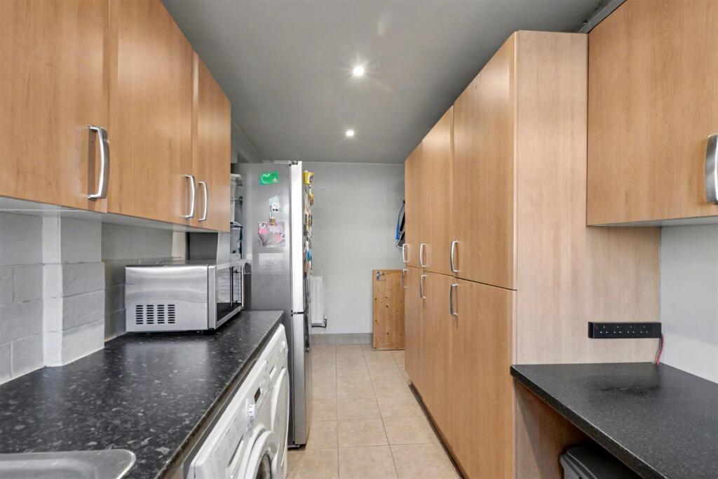Utility Room_1.jpeg