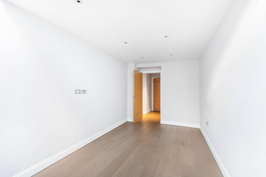 31838_daniel_watney___flat_2_288_290_fulham_rd__