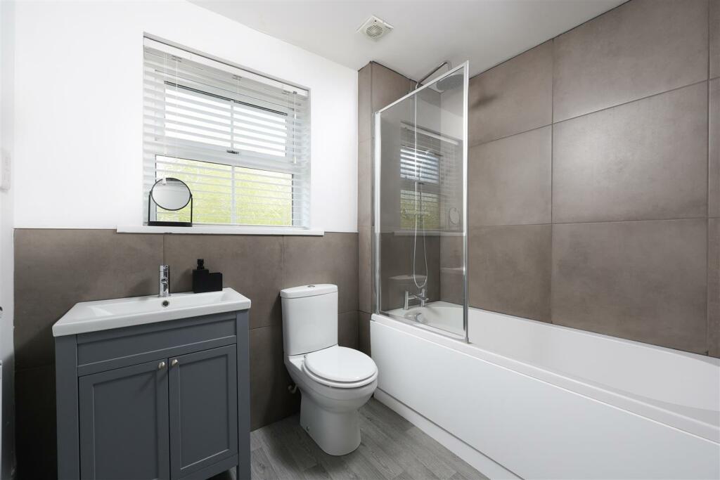 4 new Charlton Way 17.JPG