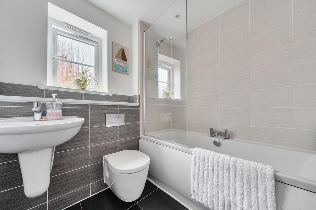 1304225-12-684023...