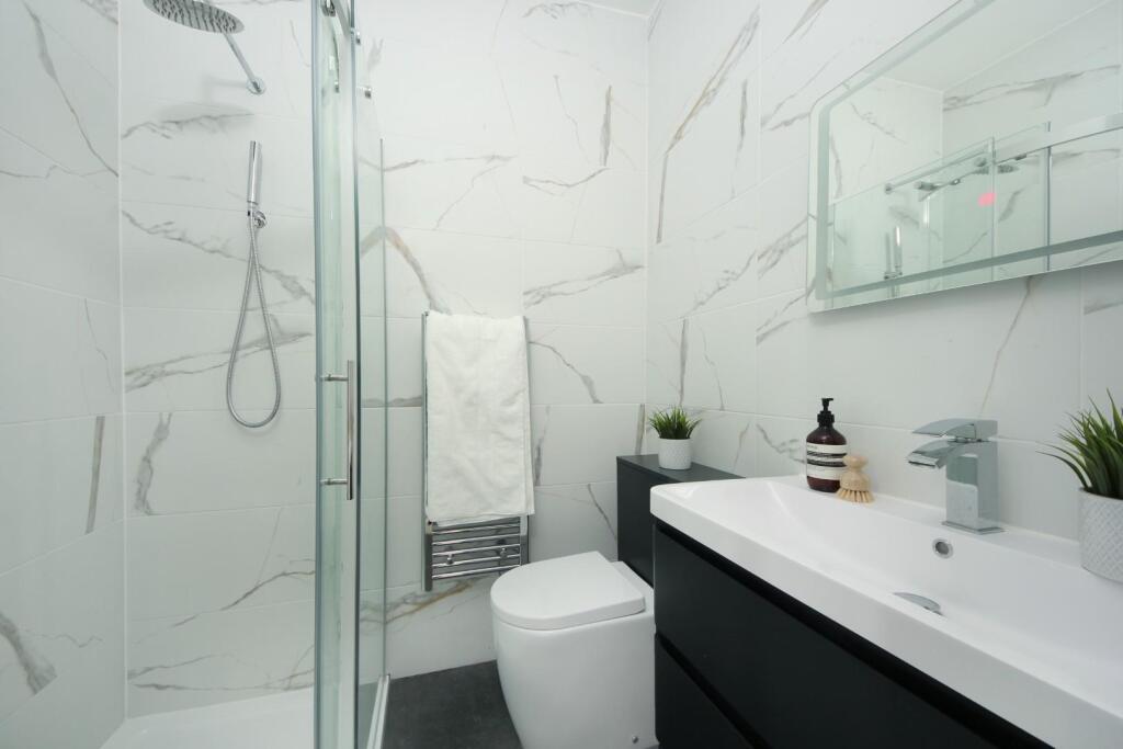 Woodfield Rd (14).jpg