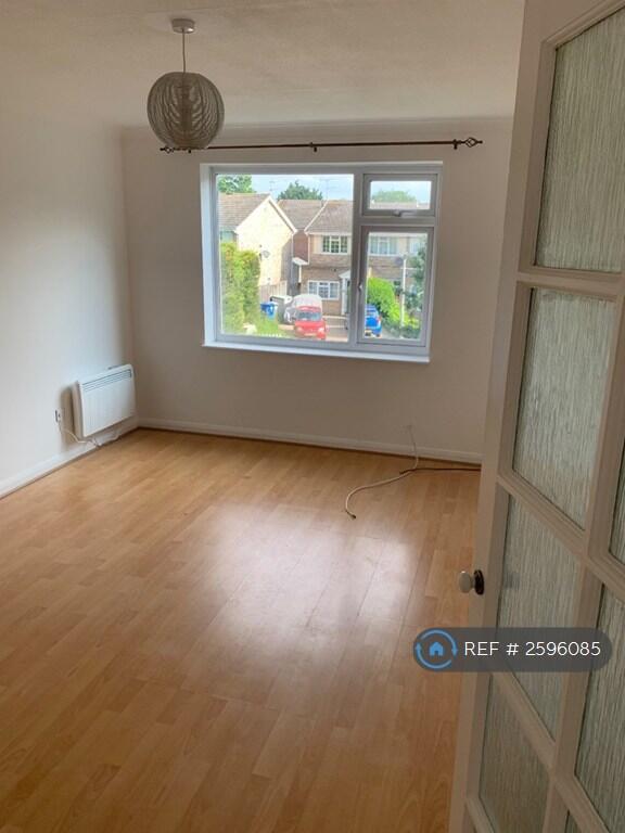 Lounge/Dining Room (a)