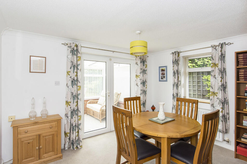 Bedroom/Dining Ro...