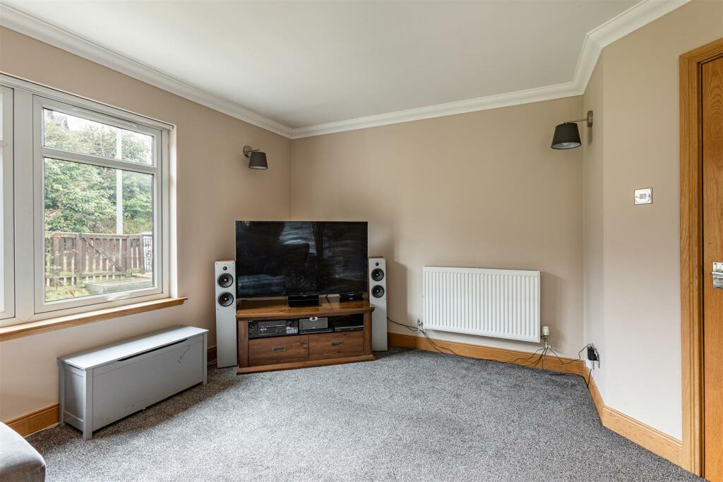 3 William Law Gardens Galashiels 10.JPG