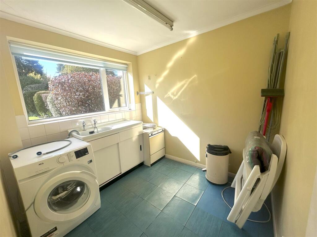 UTILITY ROOM &amp; WC