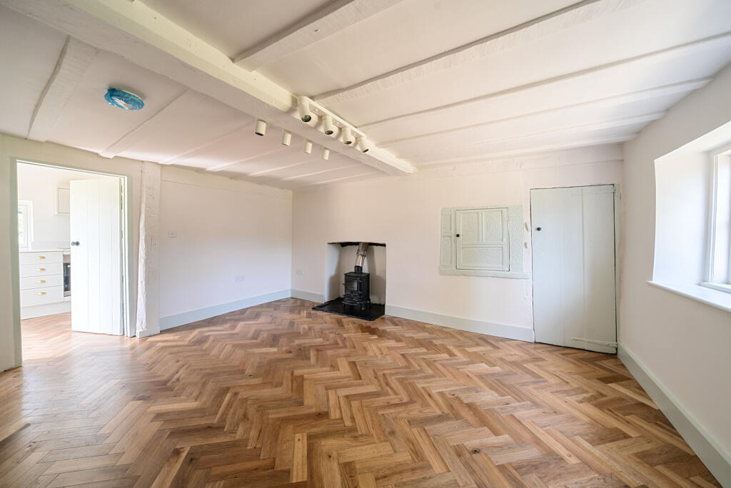 1296528-3-682c6fa...