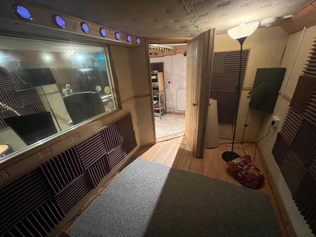 @studio2.jpg