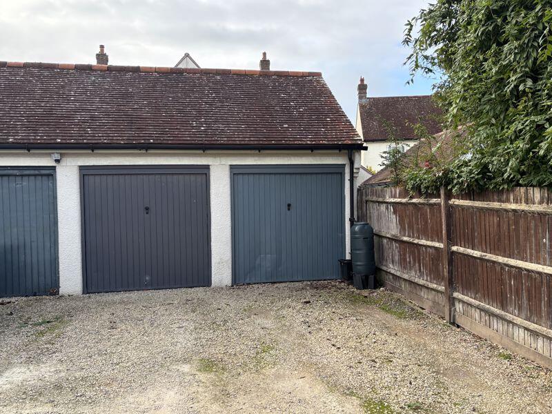Garage (Right Hand One)