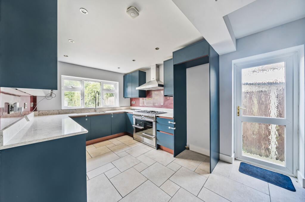 29-681a2c42b6349-...