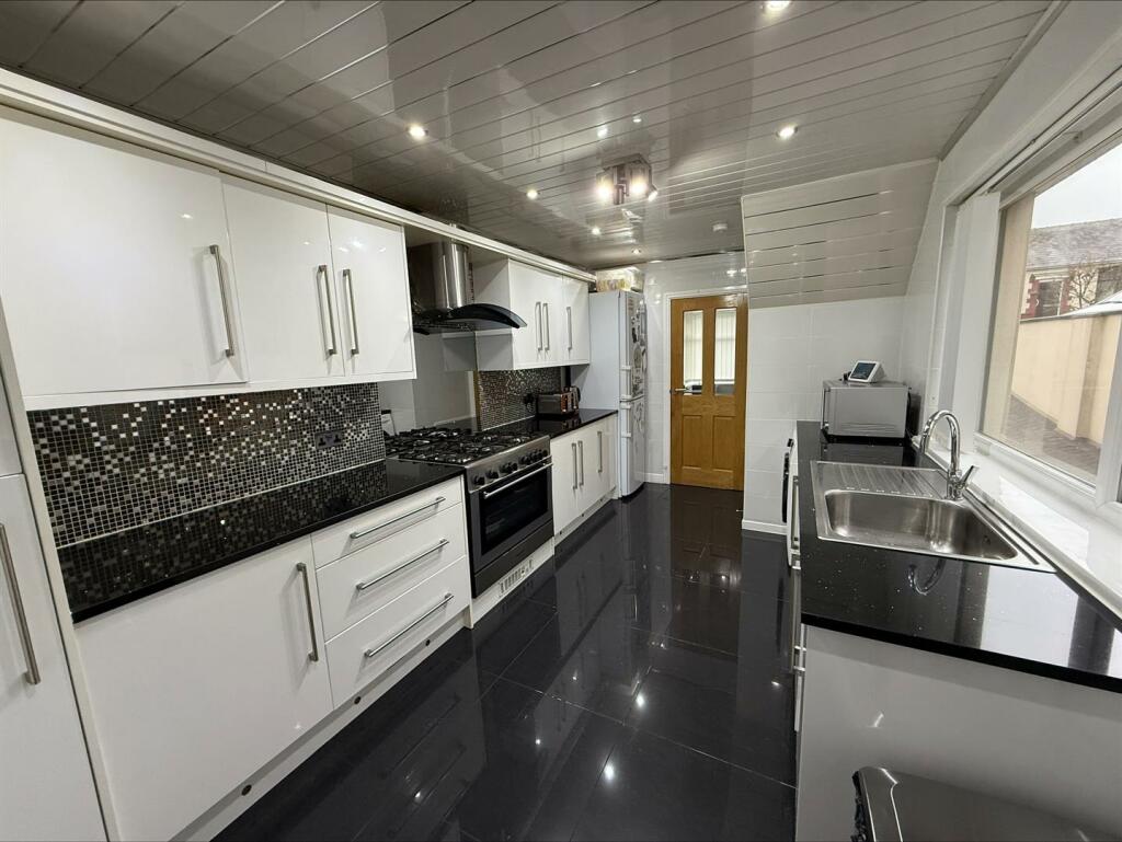 Fitted Kitchen