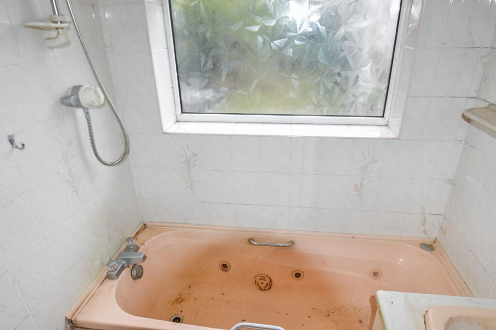 11 Thames Close, Bulkington, Bedworth, Nuneaton And Bedworth, Warwickshire, CV12 9QF