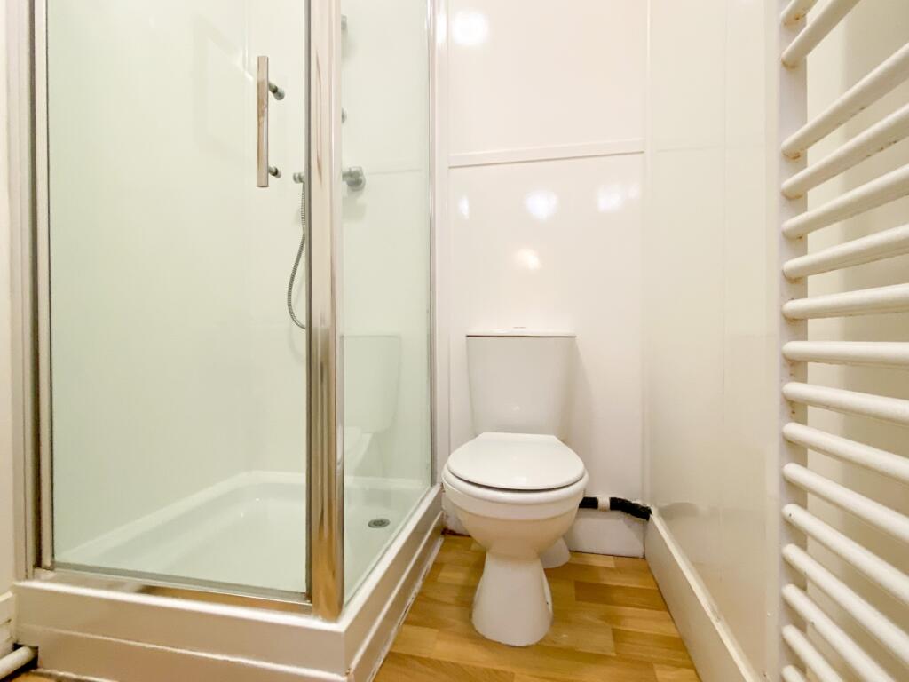 94 Whippingham Road Bathroom