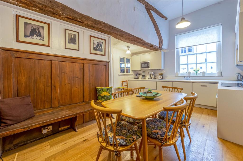 Kitchen/Dining