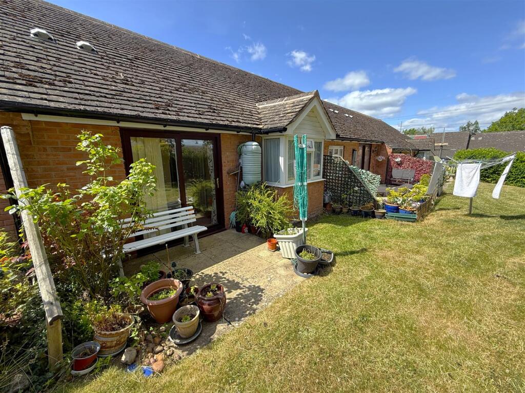 Rear Patio.JPG
