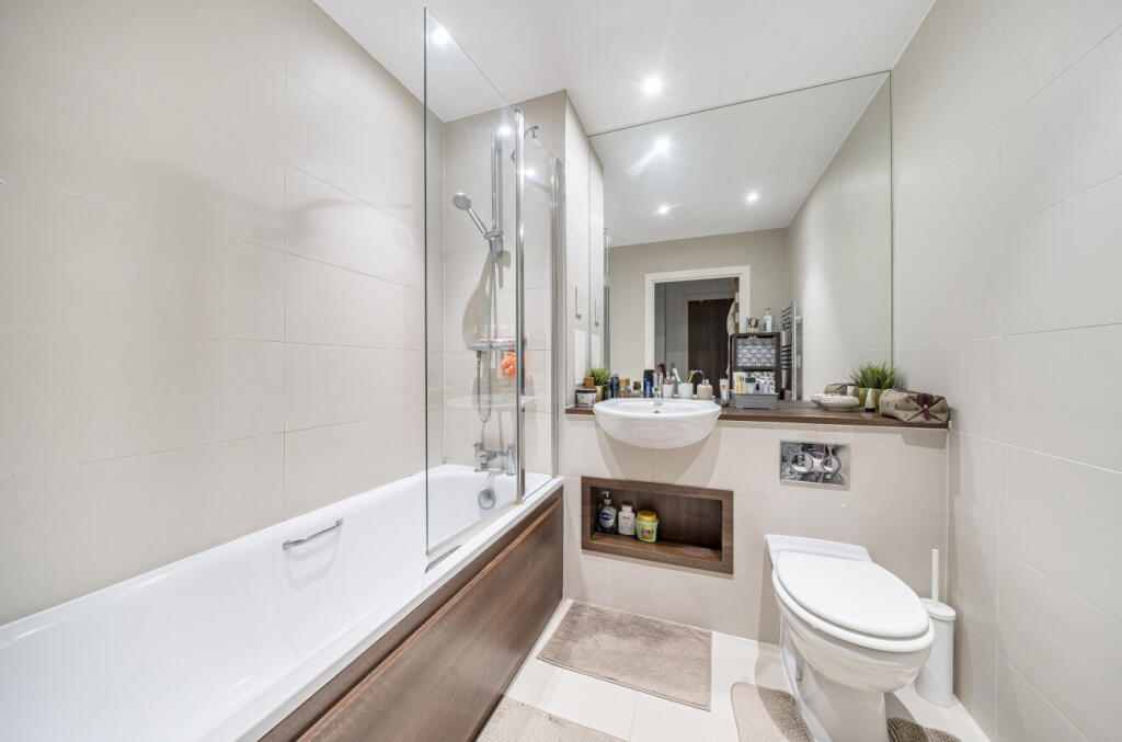 1326573-5-687e717...