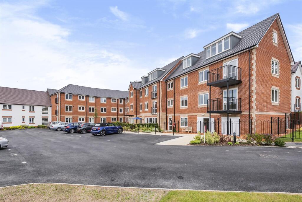 Lockyer Lodge Rear.jpg