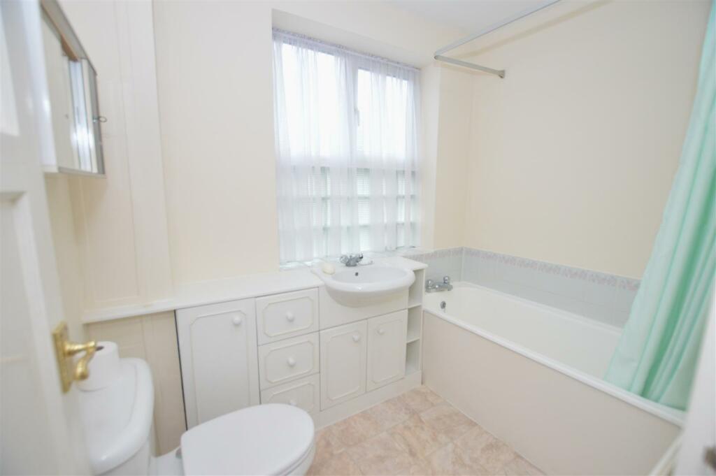 1 Oaklands bath DEC.JPG