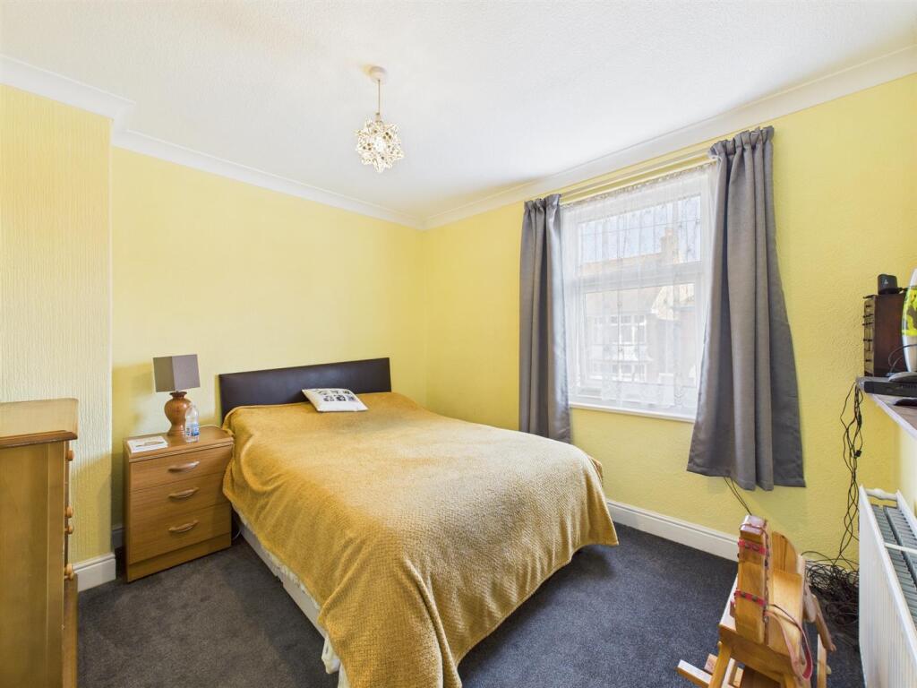 Bedroom: