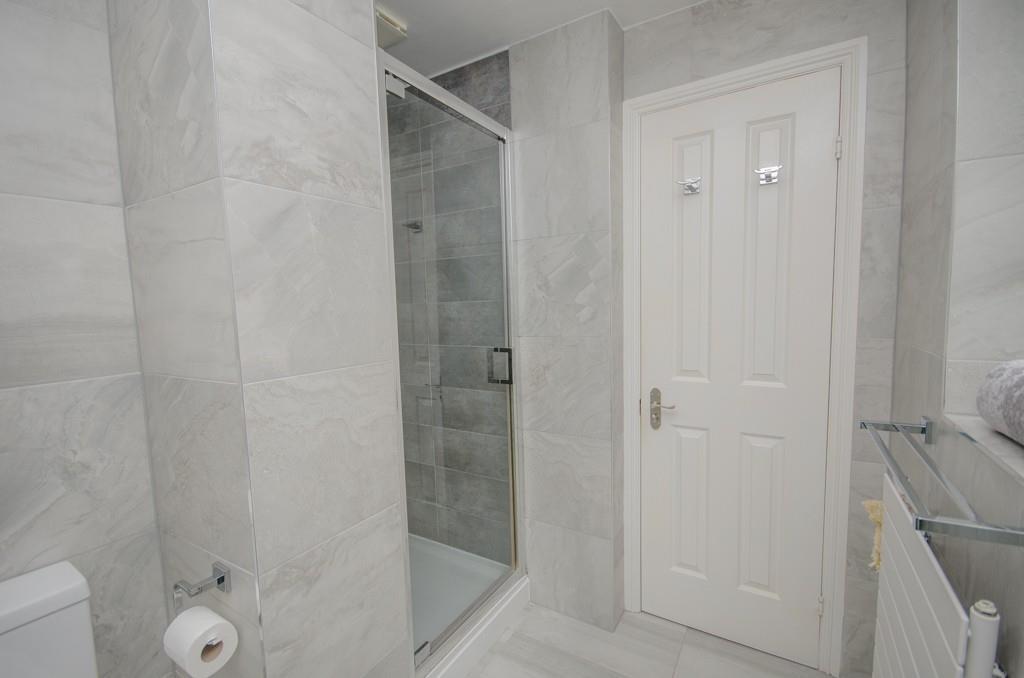 En suite pic 3.jpg