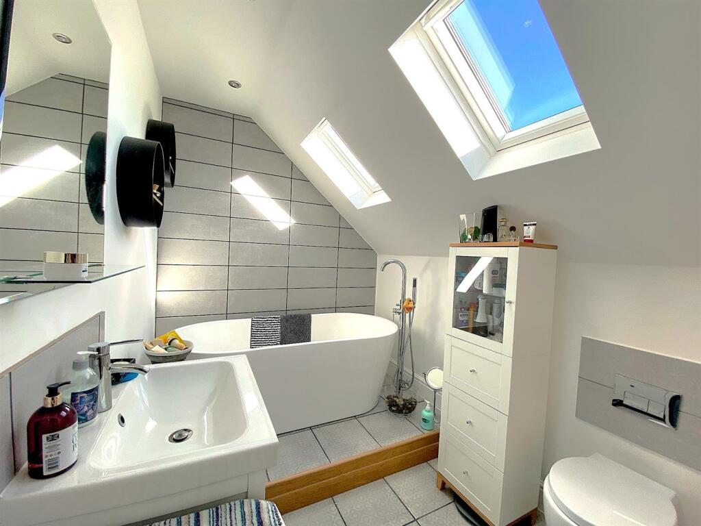 56C Haslam Crescent - Bath.jpg