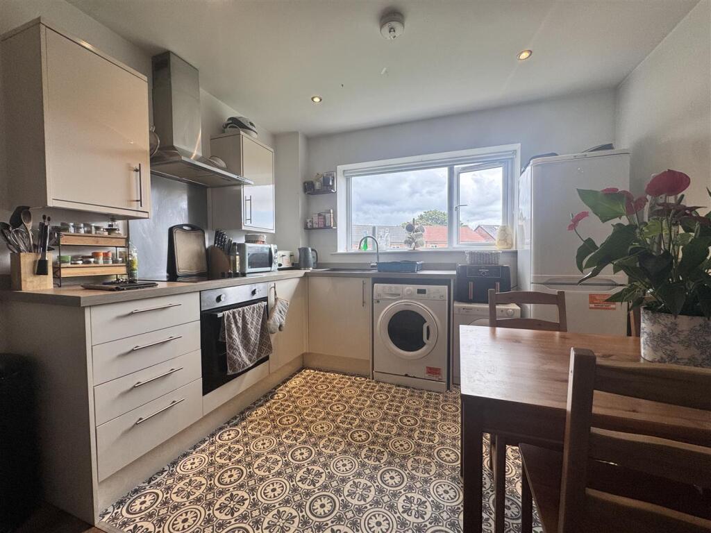Lounge / open plan kitchen