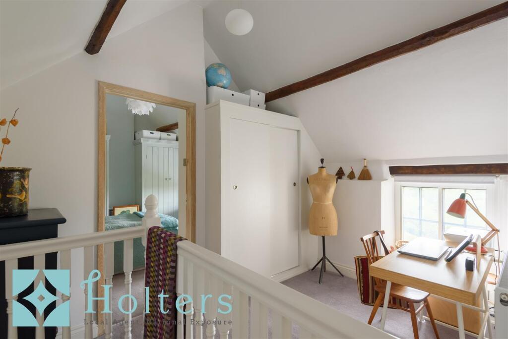 Charles's Cottage, Round Oak-07.jpg