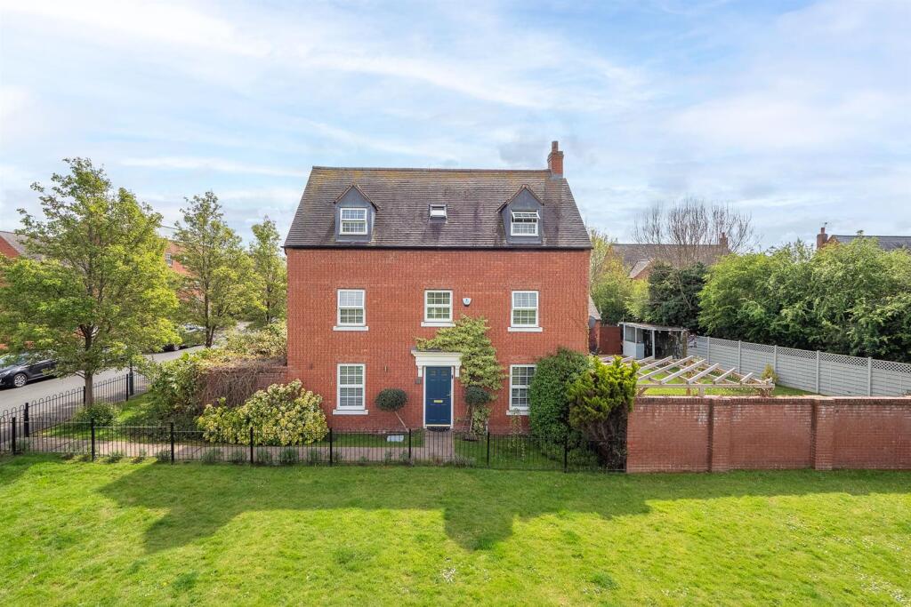 22 St Peters Way-10.jpg