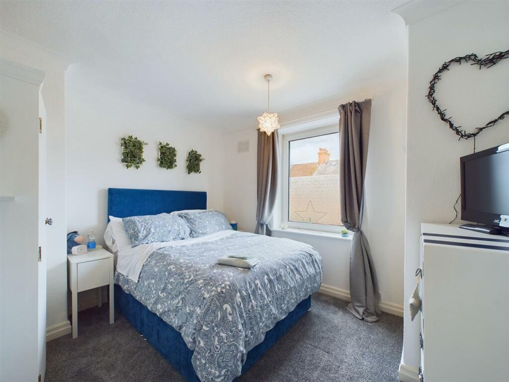 Bedroom: