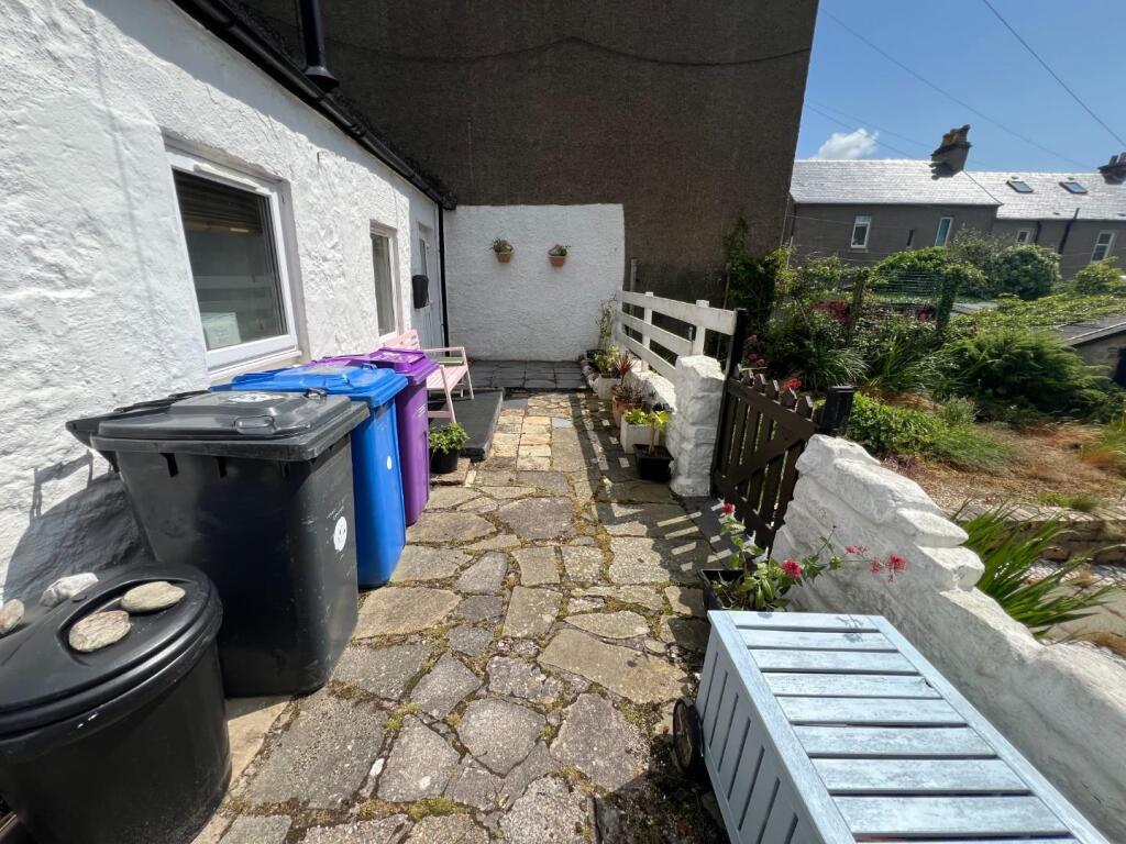 Courtyard / Patio Area