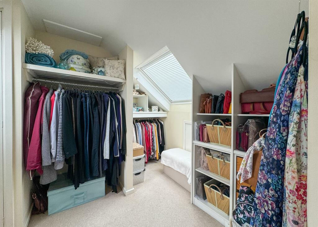 DRESSING ROOM
