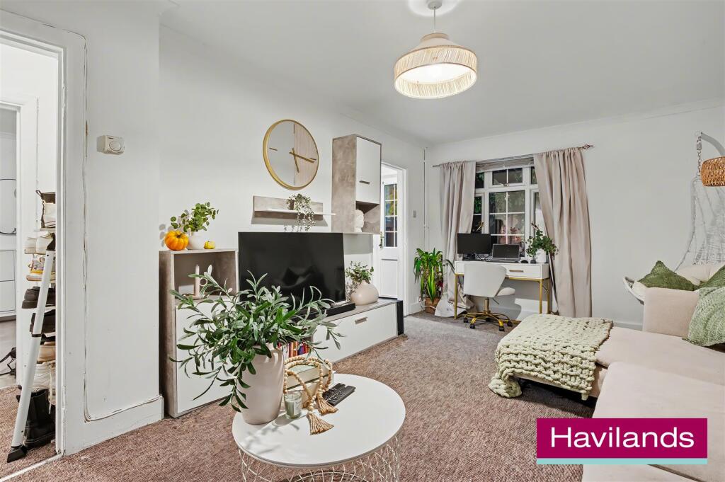 Cowper Gardens N14 4NP-9.jpg